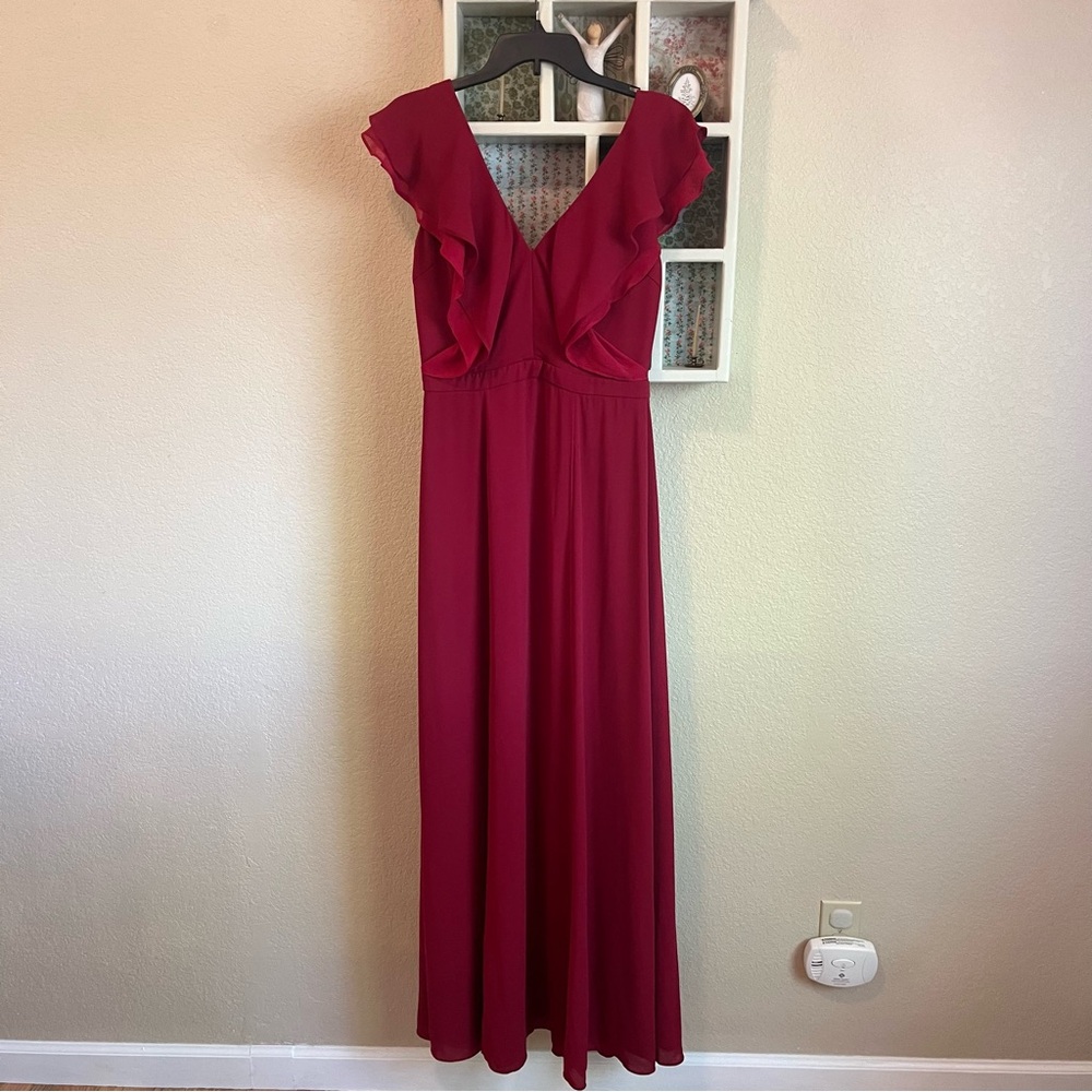 Fame and Partners Red Long Formal Dress Ball Gown Ruffle V Neck